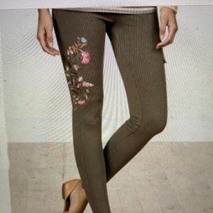NWT MATILDA JANE - Women’s Scouts Honor Pants Embroidered Floral Olive - Sz L